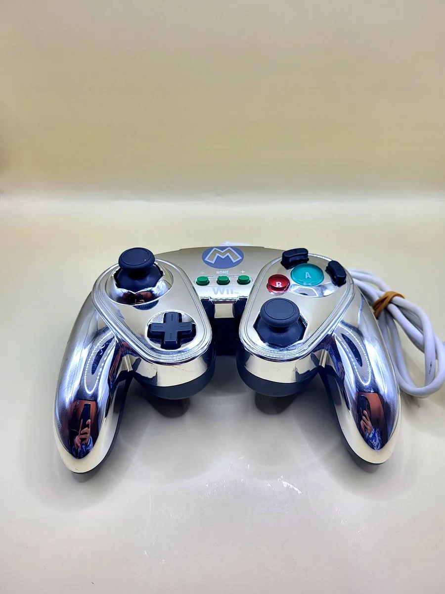 PDP Wired Fight Pad Metal Mario - Nintendo Wii / Wii U voorkant